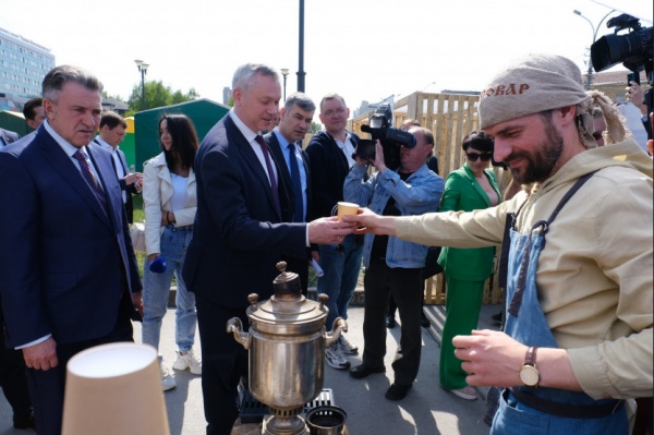 "Предпринимательство задает нужный темп для развития региона" - Андрей Травников поблагодарил представителей МСП