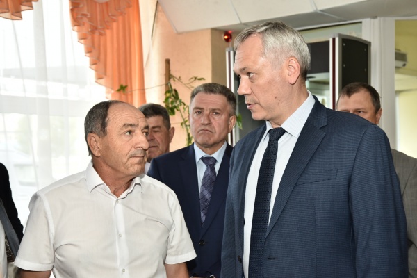 Андрей Травников поручил ускорить строительство соцобъектов в Кочковском районе Новосибирской области
