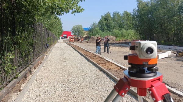 Глава Сургута держит на личном контроле ход ремонта и строительства дорог