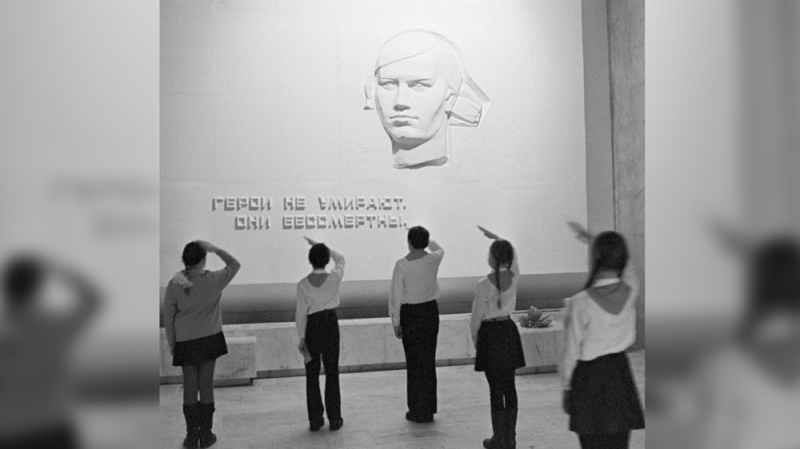 Пионерское движение в СССР: Лучшие фотографии из лагерей и школ