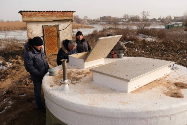 Ход работ по ремонту водопровода в селе Тишково проинспектировал заместитель председателя астраханского правительства