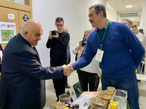 В Костромской области проходит четвертый межрегиональный форум пчеловодов