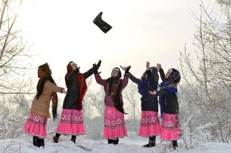 Как на Руси ворожили на Святки и в какие приметы верили: 9 гаданий на любовь