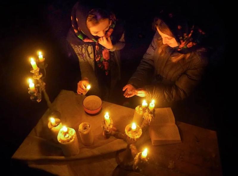 Как на Руси ворожили на Святки и в какие приметы верили: 9 гаданий на любовь